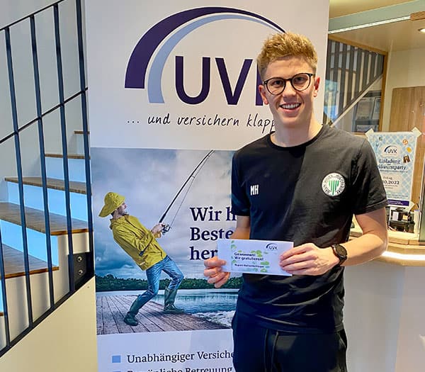 Rupert Halbartschlager gewann einen der Hauptpreise beim UVK Sommer-Gewinnspiel 2022