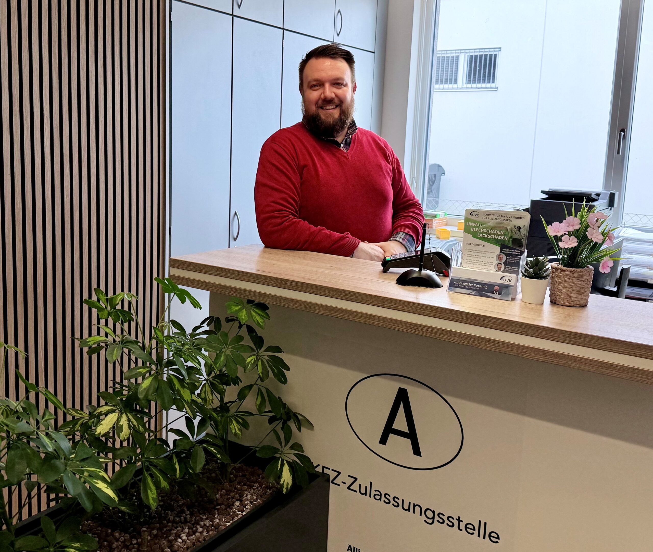 Ing. Alexander Posarnig bei der UVK Zulassungsstelle in Micheldorf